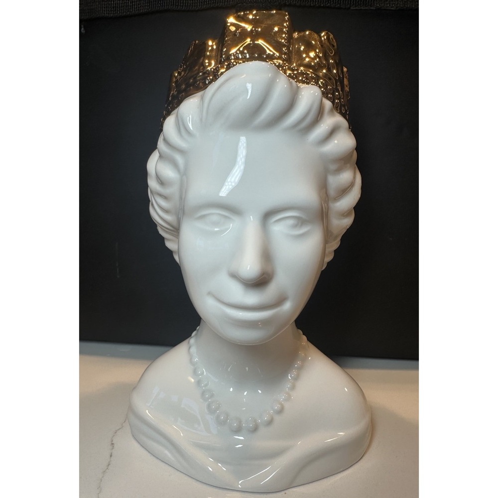 Paul Cardew Golden Jubilee Queen Elizabeth II  Vintage Limited Edition Teapot